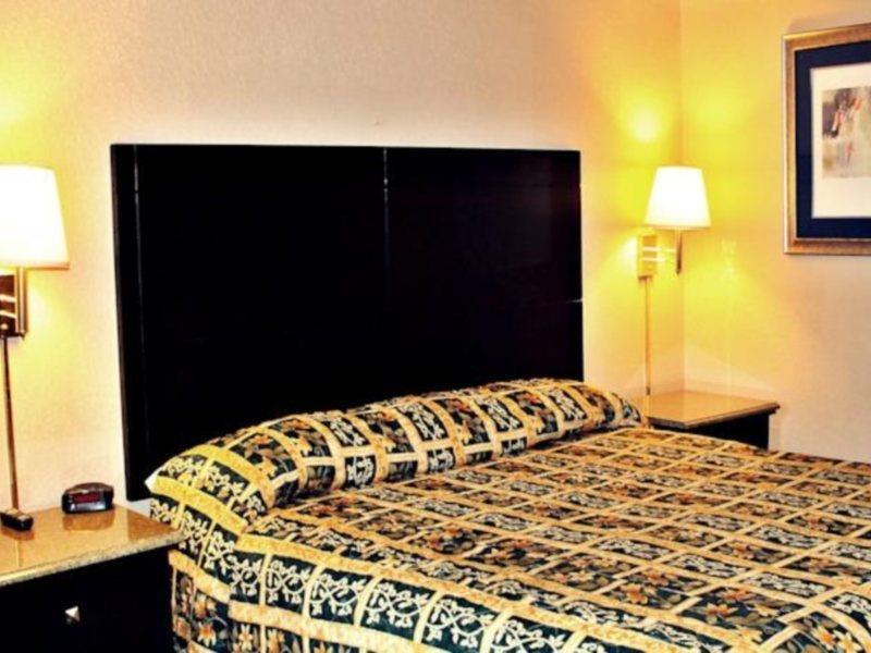 Super 8 By Wyndham San Antonio Pearl District Downtown Motel Exterior foto