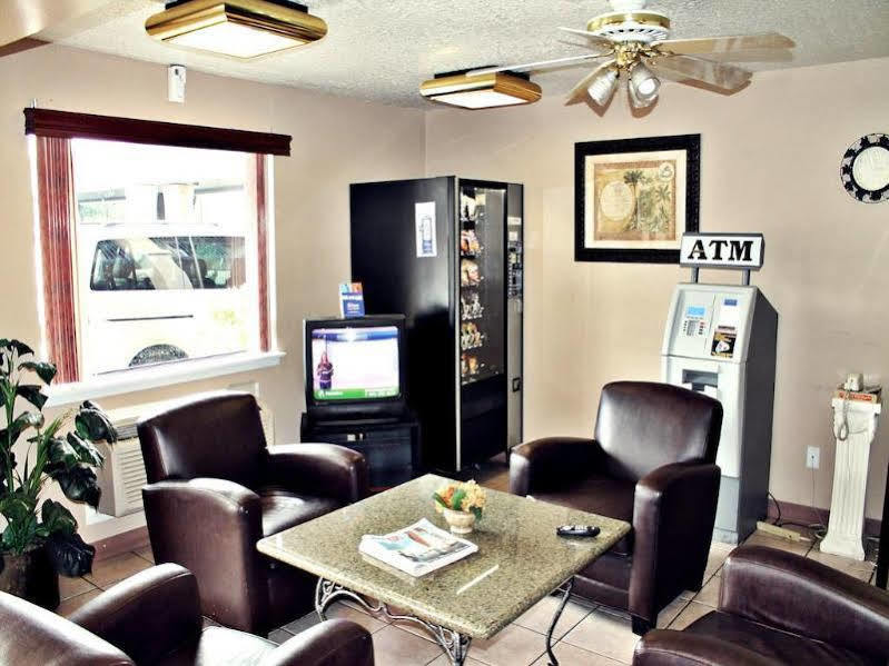 Super 8 By Wyndham San Antonio Pearl District Downtown Motel Exterior foto